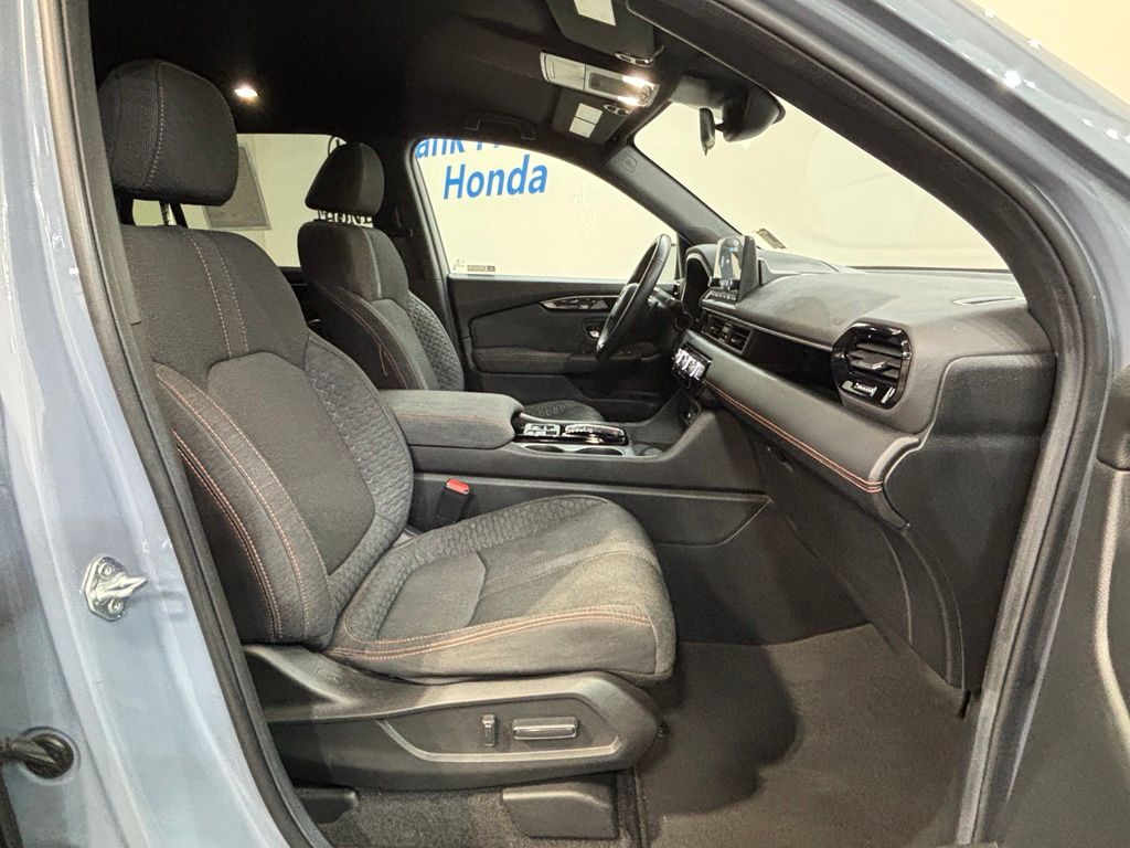 2025 Honda Pilot Sport - Photo 32
