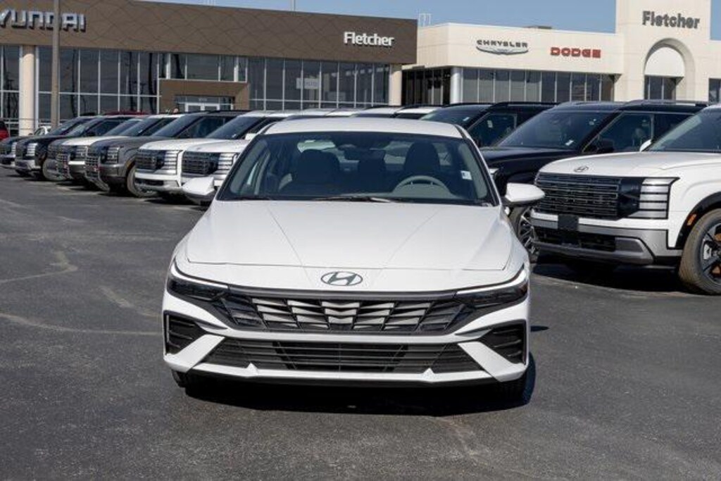 New 2026 Hyundai Elantra SE Sedan