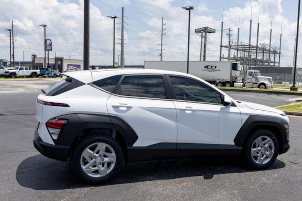 New 2026 Hyundai Kona SE FWD SUV