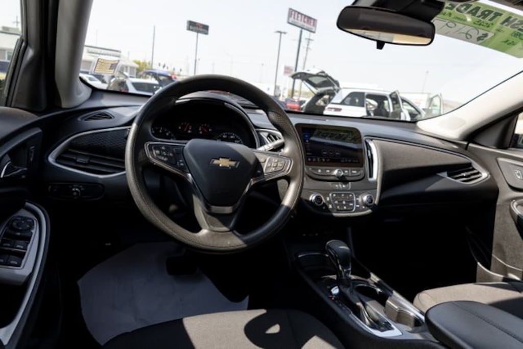 Used 2025 Chevrolet Malibu LT Sedan