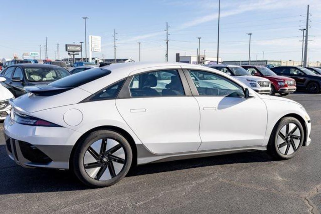 New 2025 Hyundai IONIQ 6 SE Sedan