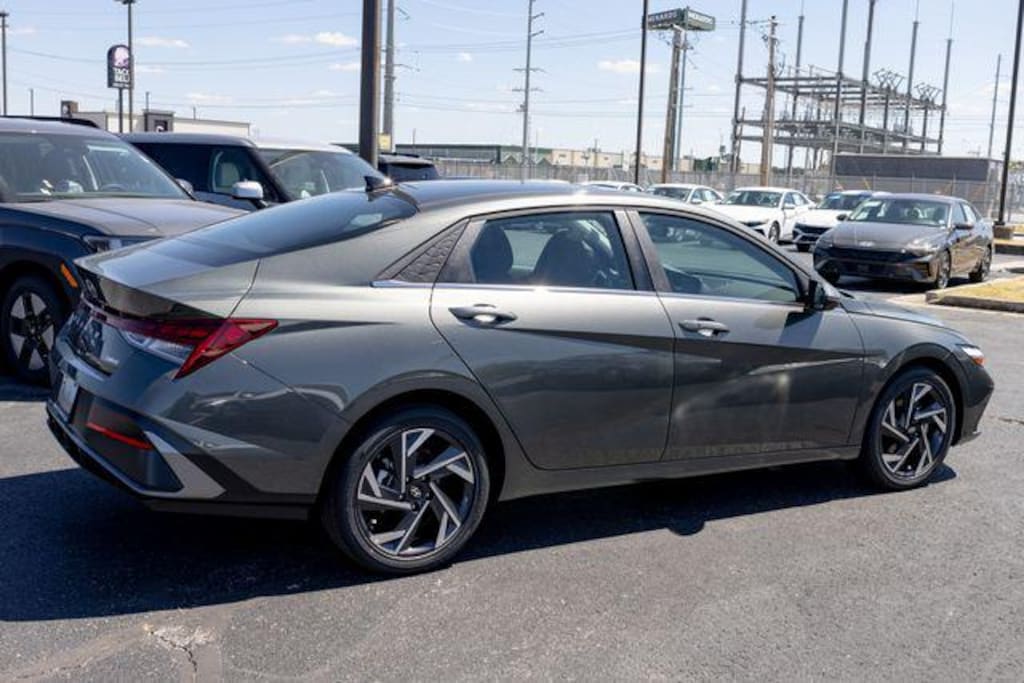 New 2026 Hyundai Elantra Limited Sedan