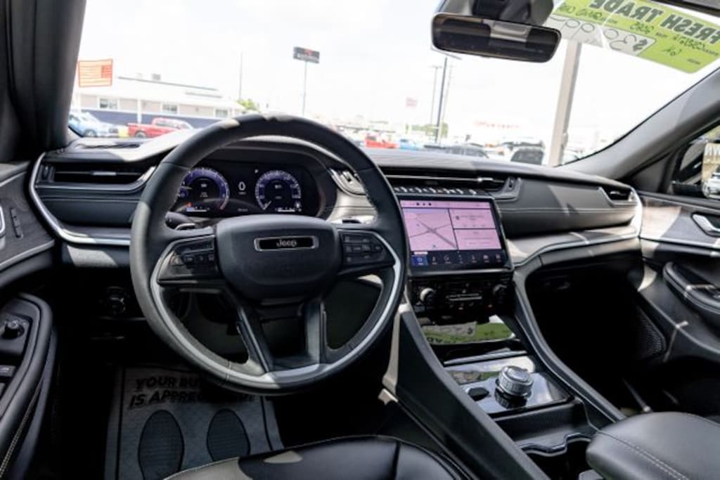 Used 2025 Jeep Grand Cherokee Limited SUV