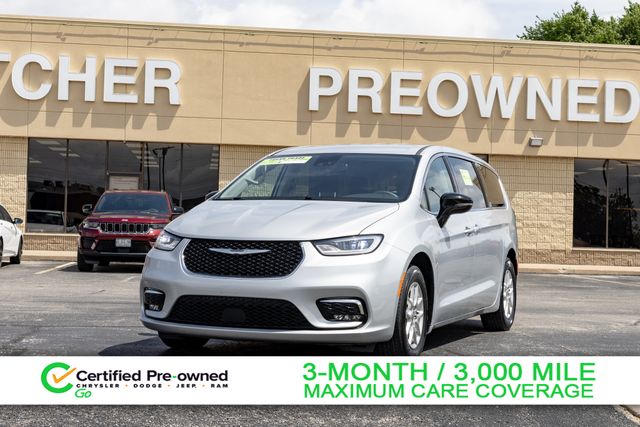 2024 Chrysler Pacifica Touring L's photo