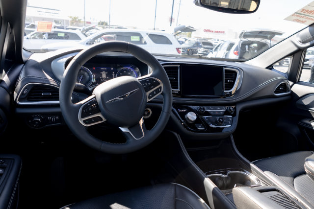 Used 2026 Chrysler Pacifica Limited Van Passenger Van
