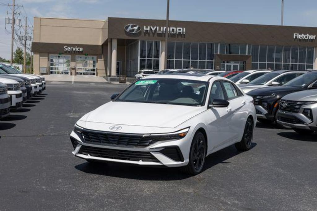 New 2026 Hyundai Elantra SEL Sport Premium Sedan