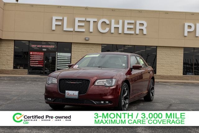 2023 Chrysler 300 S's photo