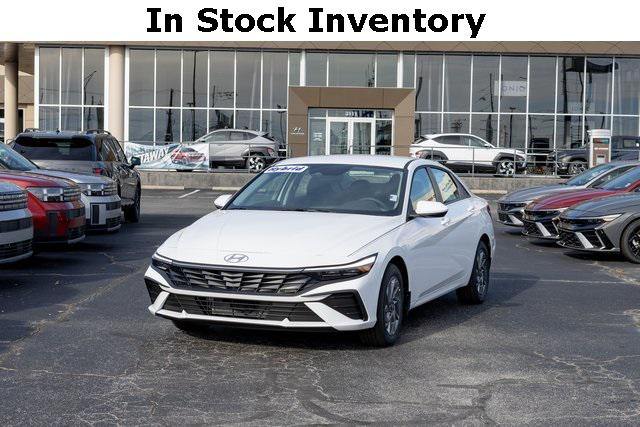 2026 Hyundai Elantra Blue's photo