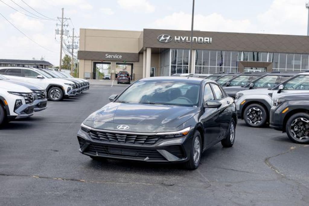New 2026 Hyundai Elantra SE Sedan