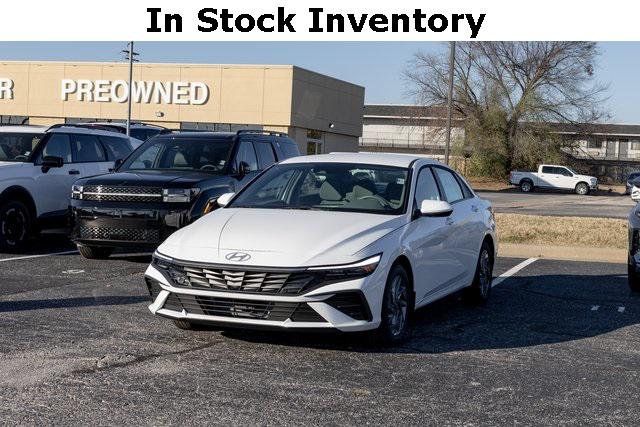 2026 Hyundai Elantra Blue's photo