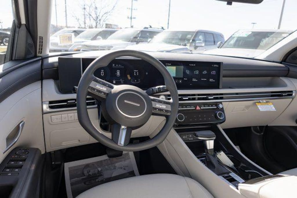 New 2026 Hyundai Tucson SEL FWD SUV