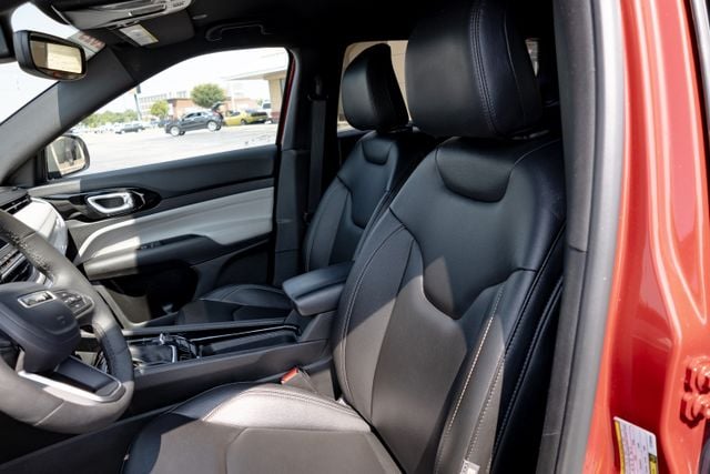 2025 Jeep Compass Limited - Photo 17
