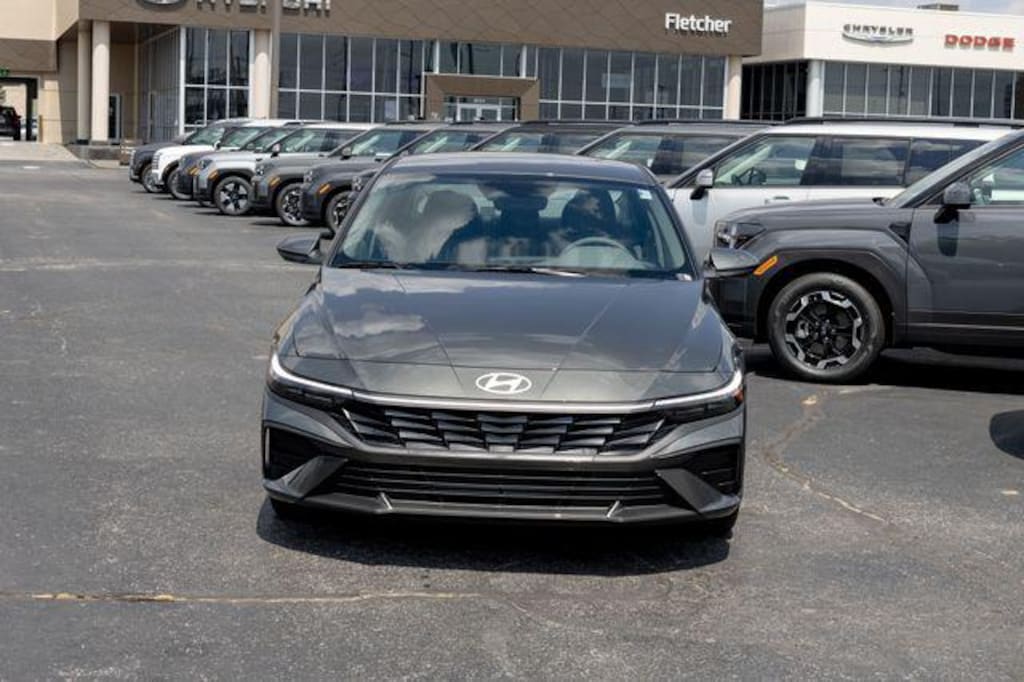New 2026 Hyundai Elantra SE Sedan