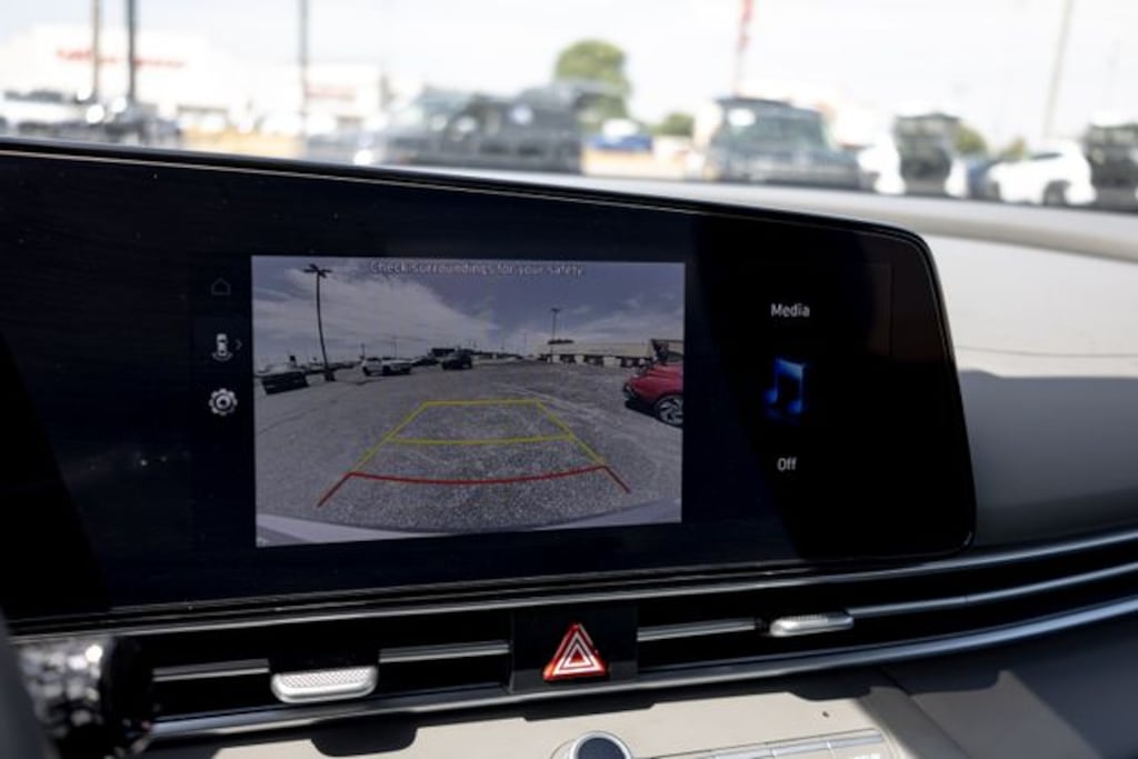 Used 2025 Hyundai Elantra SEL Convenience Sedan