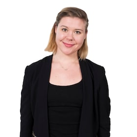 Staff member Colleen <br> Hertz from b850ae230930