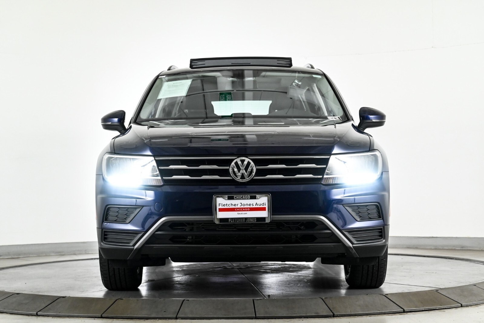 2021 Volkswagen Tiguan SE photo 2
