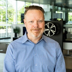 Staff member Dave Donnelly from e0c6f5097119