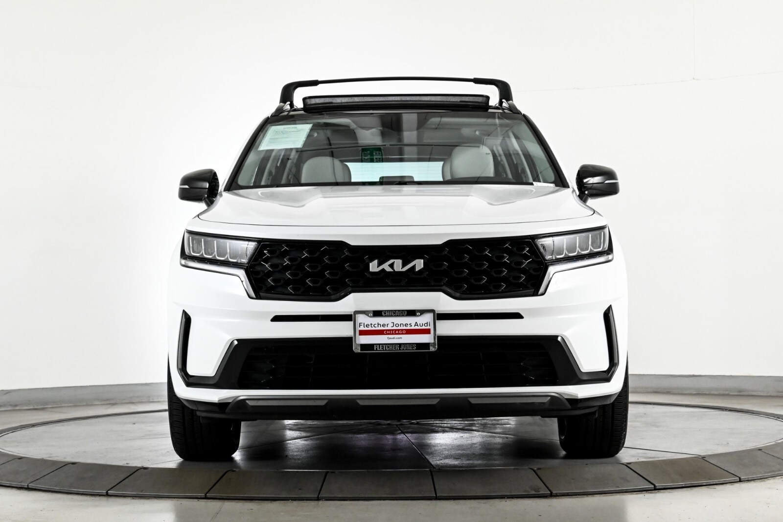 2022 Kia Sorento S photo 2