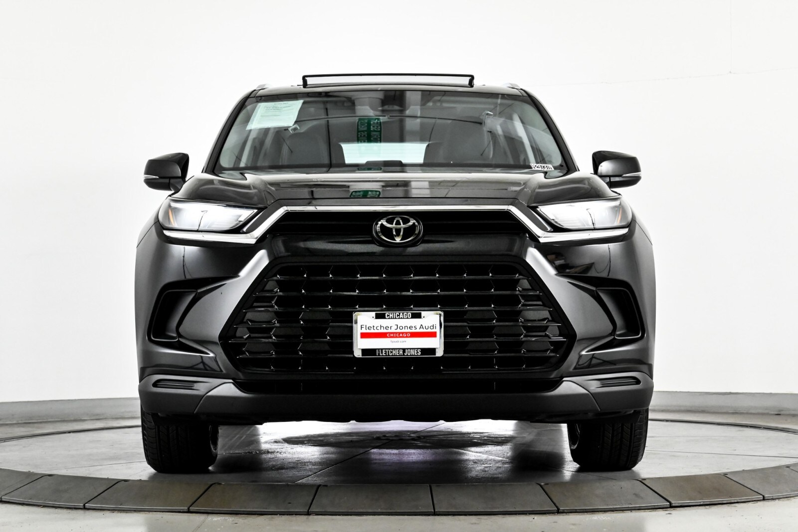 2024 Toyota Grand Highlander XLE photo 2