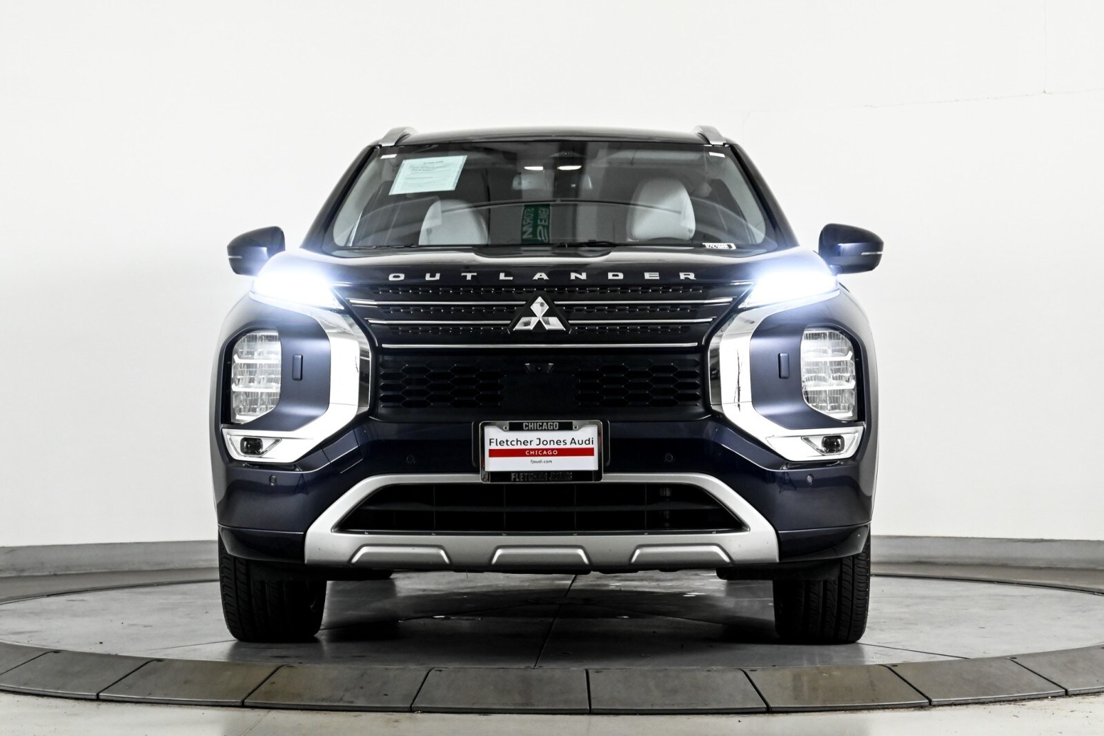 2022 Mitsubishi Outlander SEL photo 2