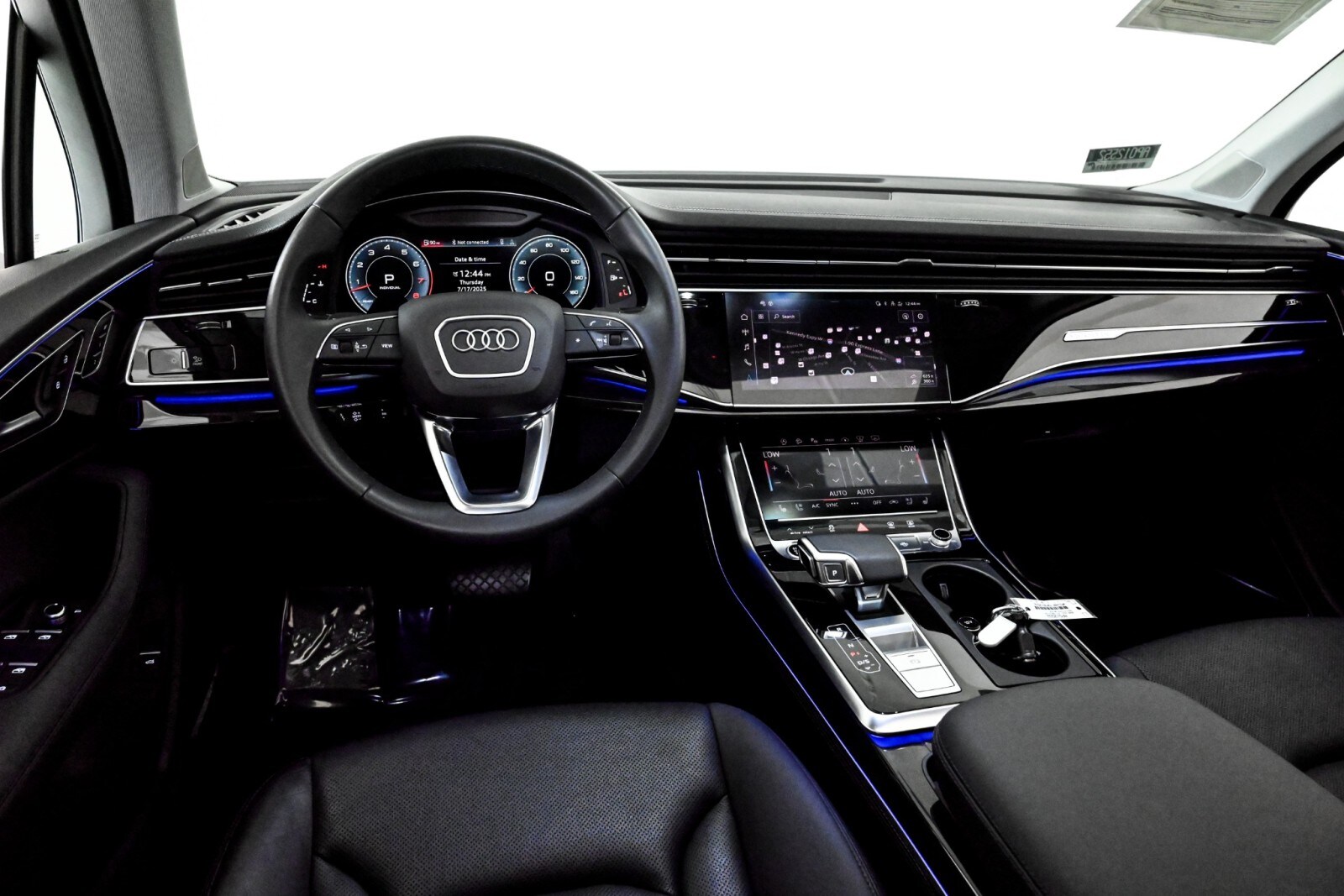 2023 Audi Q7 55 Prestige photo 3