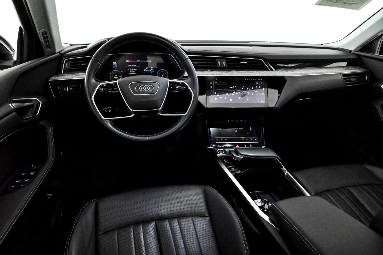 2022 Audi e-tron Premium Plus photo 4