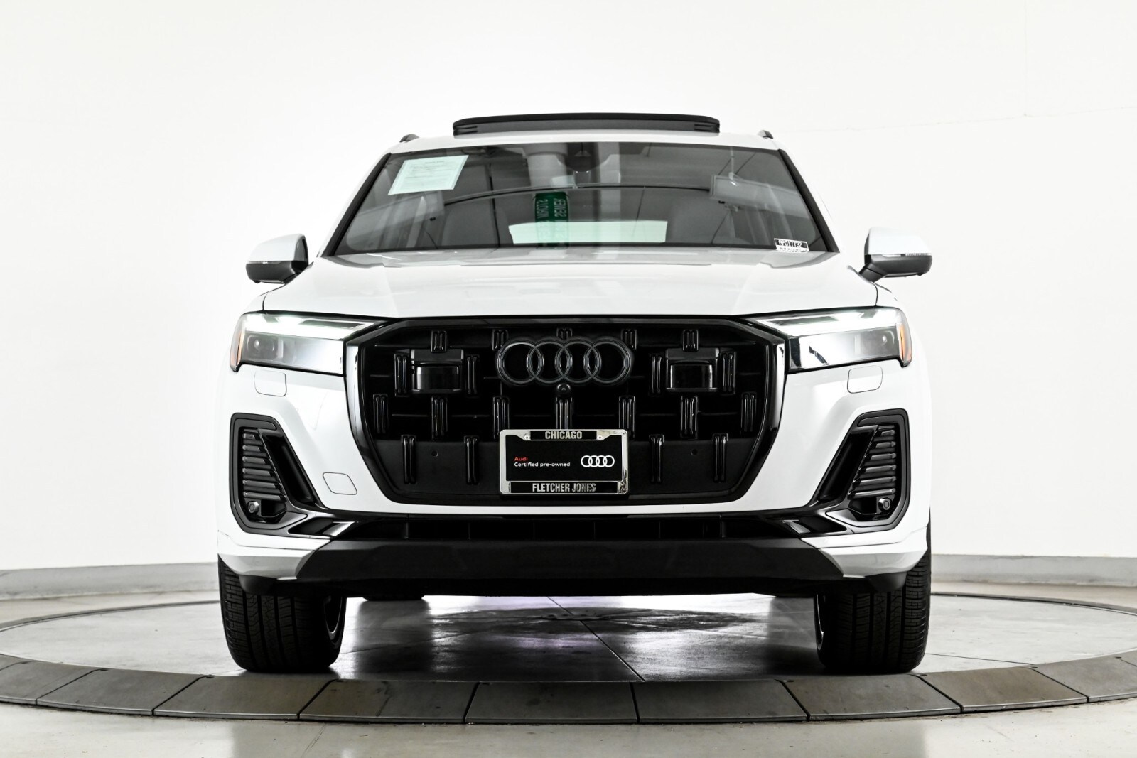 2025 Audi Q7 45 Premium Plus photo 2