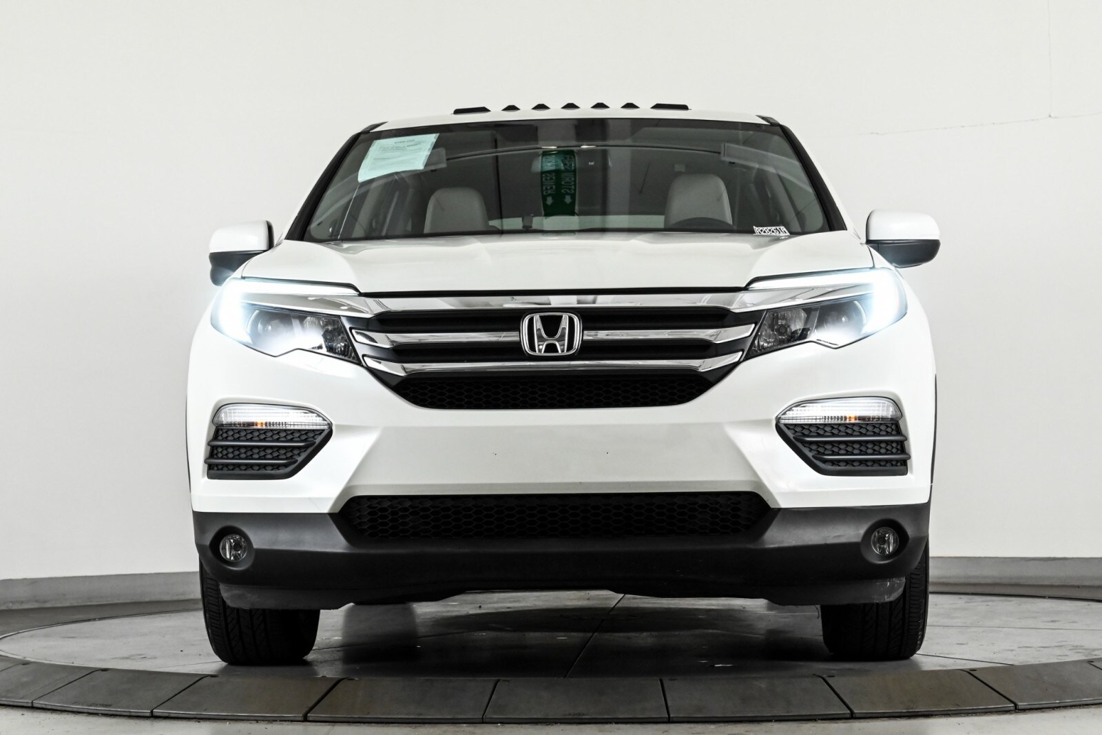 Used 2018 Honda Pilot EX-L with VIN 5FNYF5H58JB002094 for sale in Chicago, IL