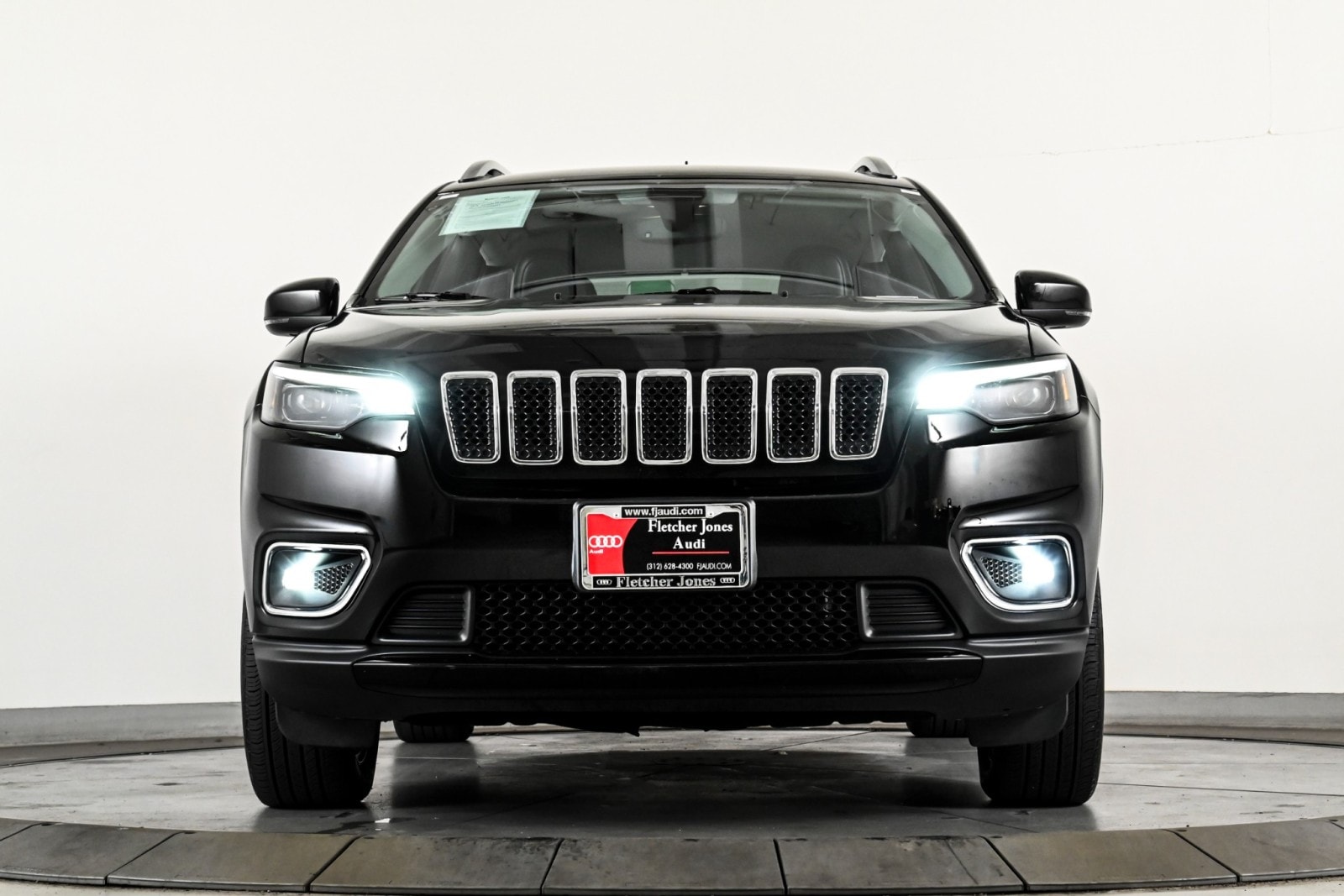 Used 2019 Jeep Cherokee Limited with VIN 1C4PJMDX3KD162954 for sale in Chicago, IL