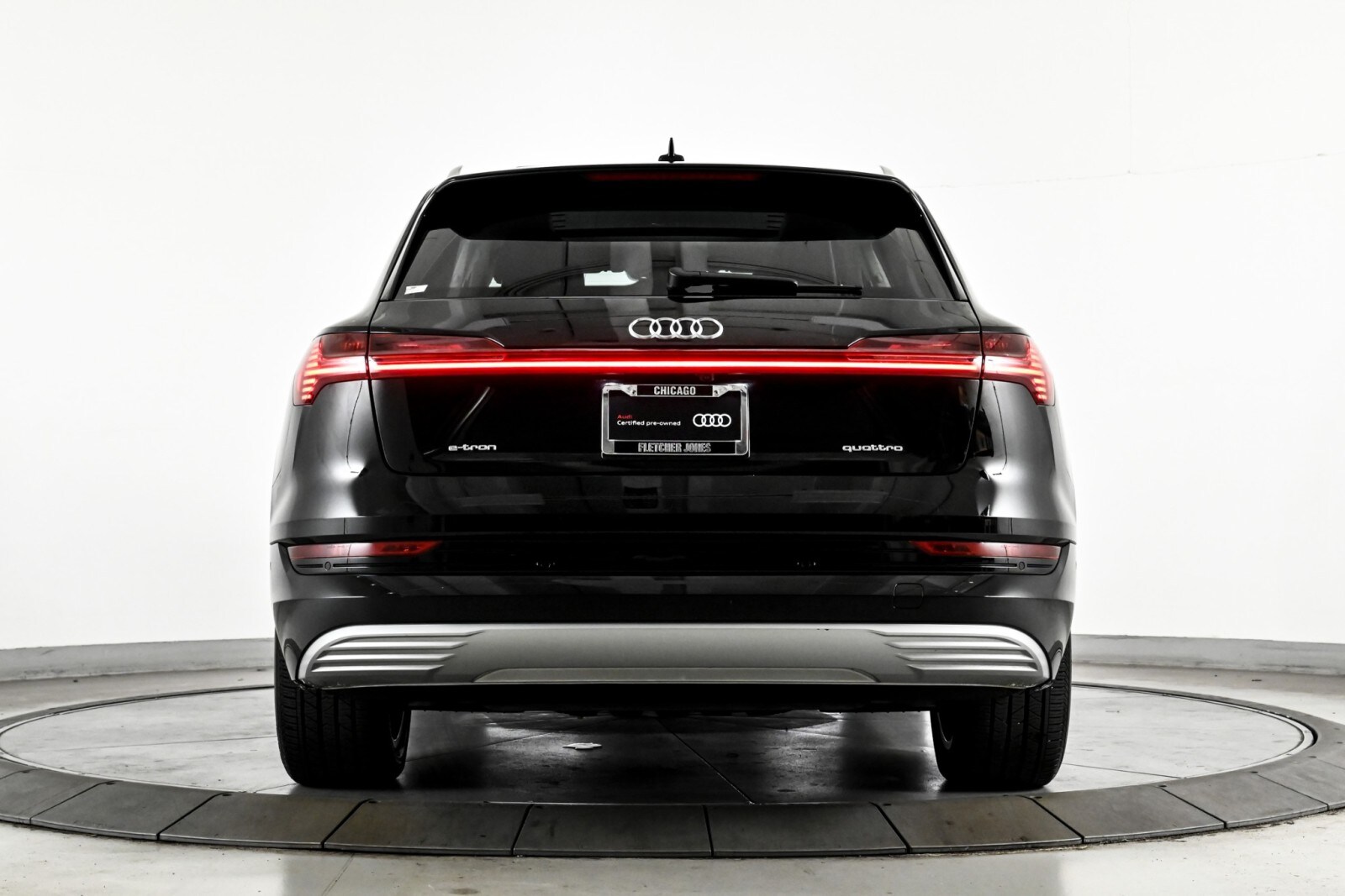 2022 Audi e-tron Premium Plus photo 3