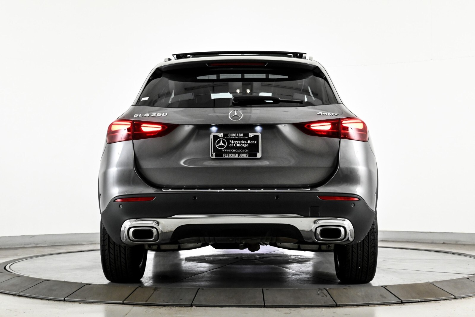 2025 Mercedes Benz GLA 250 4MATIC photo 3