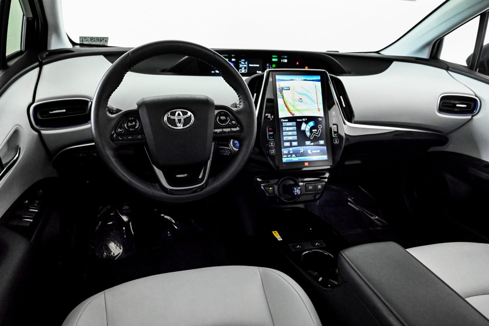 2022 Toyota Prius Limited photo 4