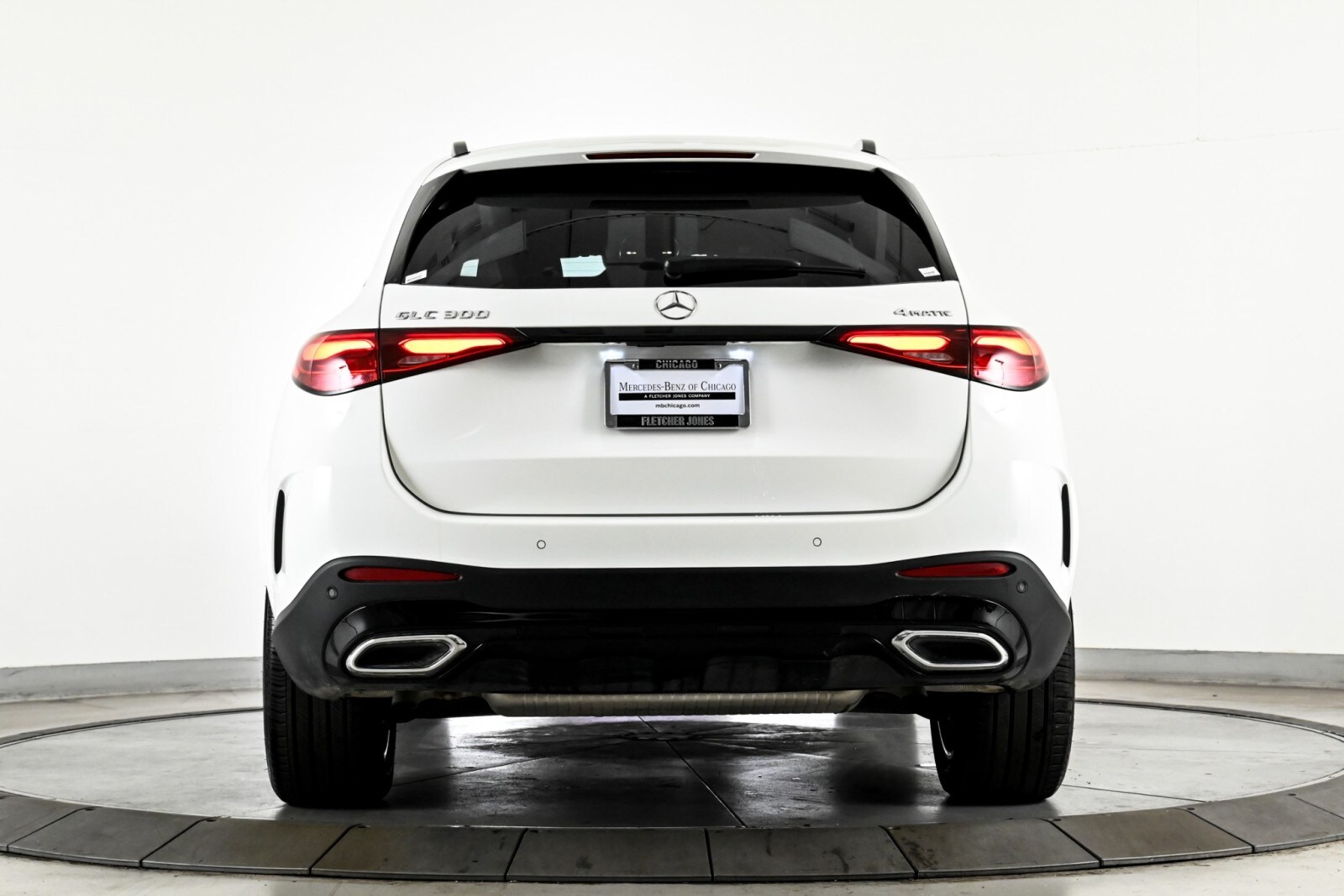 2024 Mercedes Benz GLC 300 4MATIC photo 2
