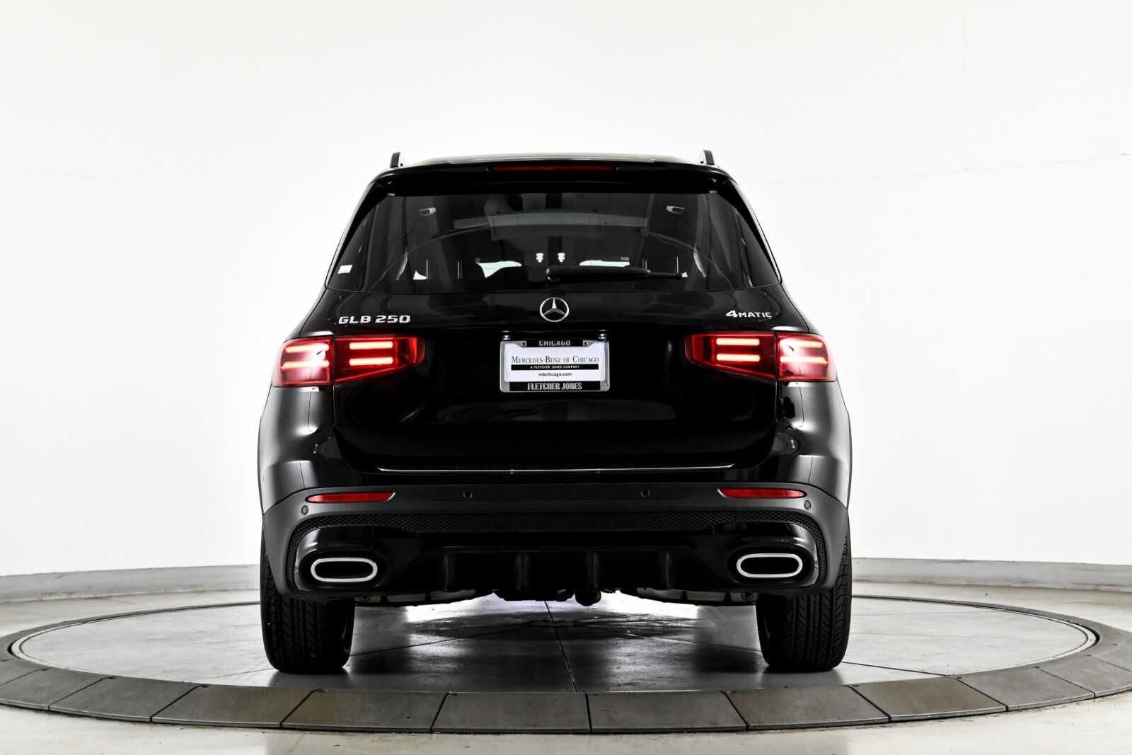 2025 Mercedes Benz GLB 250 4MATIC photo 3