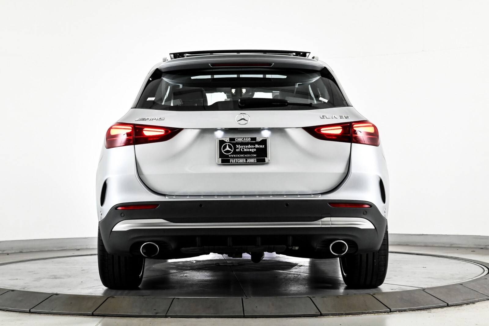2024 Mercedes Benz GLA AMG 35 4MATIC photo 3