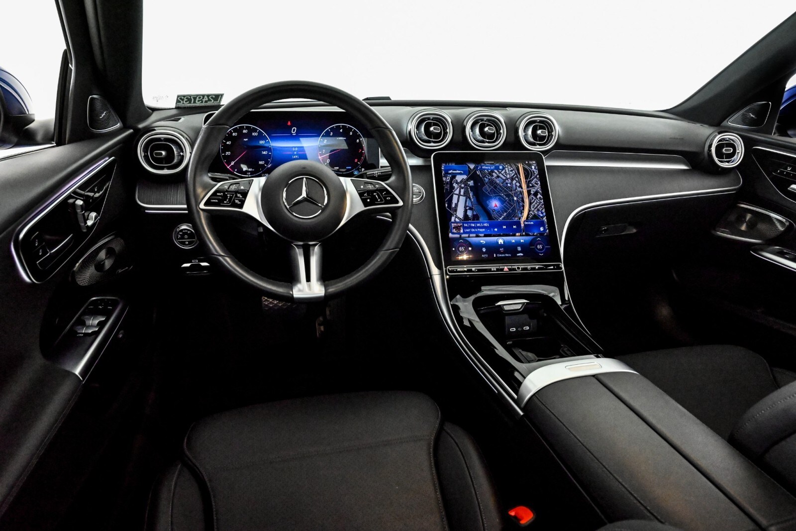 2025 Mercedes Benz C 300 4MATIC photo 4