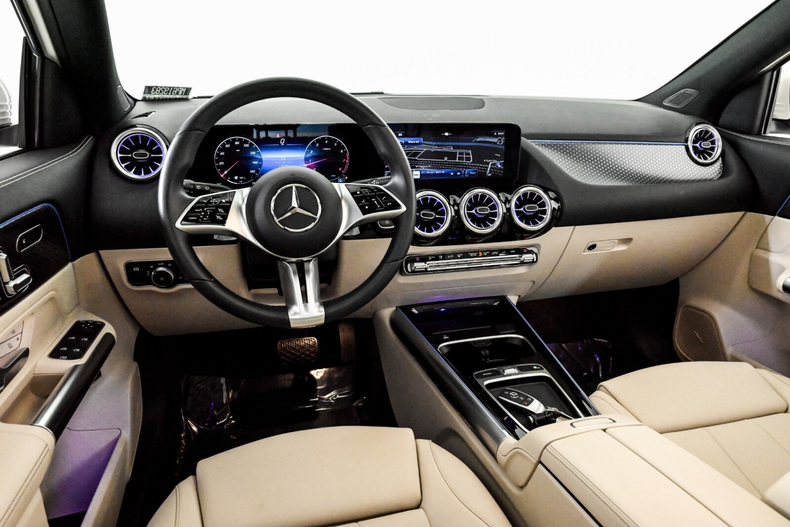 2024 Mercedes Benz GLA 250 4MATIC photo 2