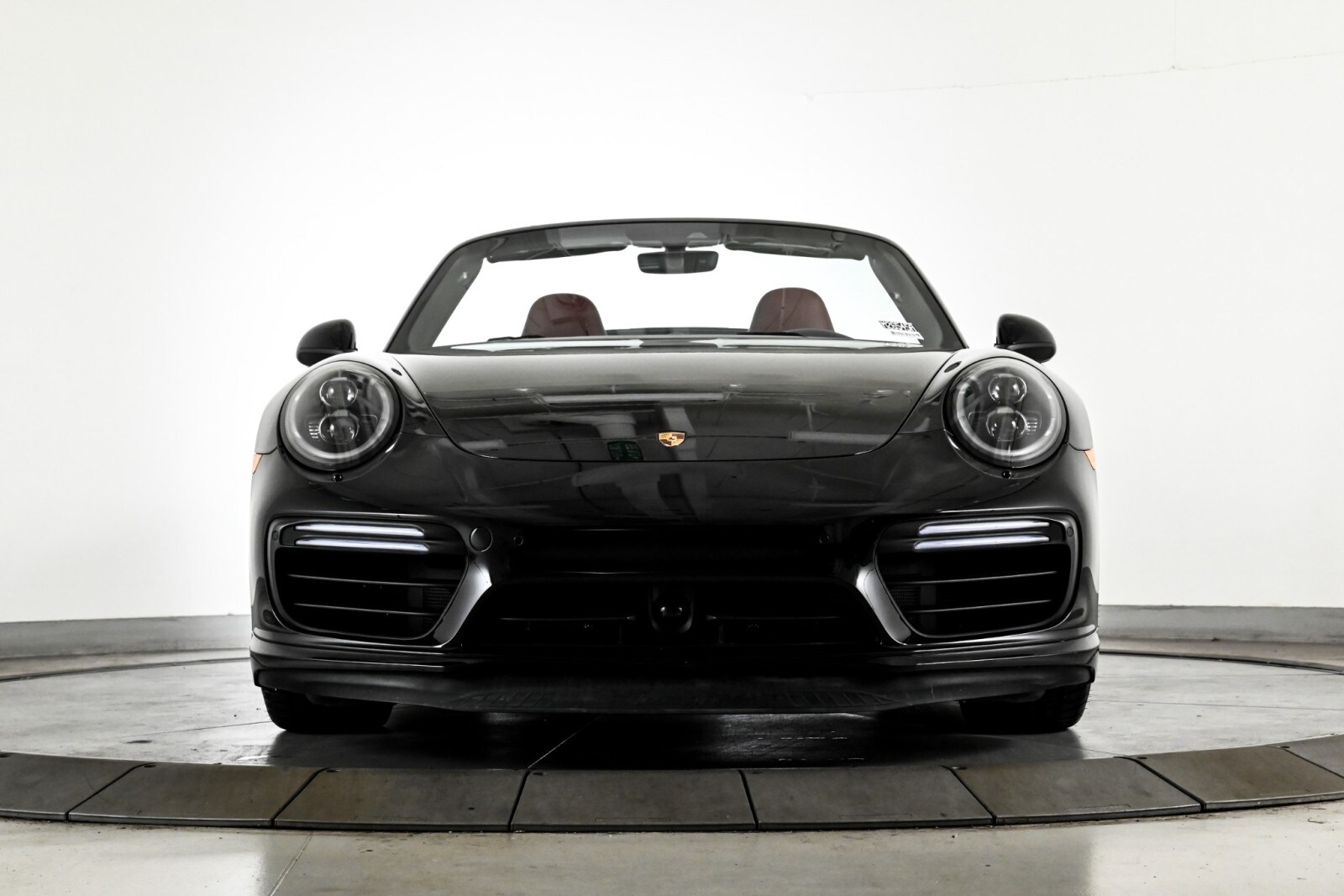 2018 Porsche 911 Turbo Cabriolet photo 3