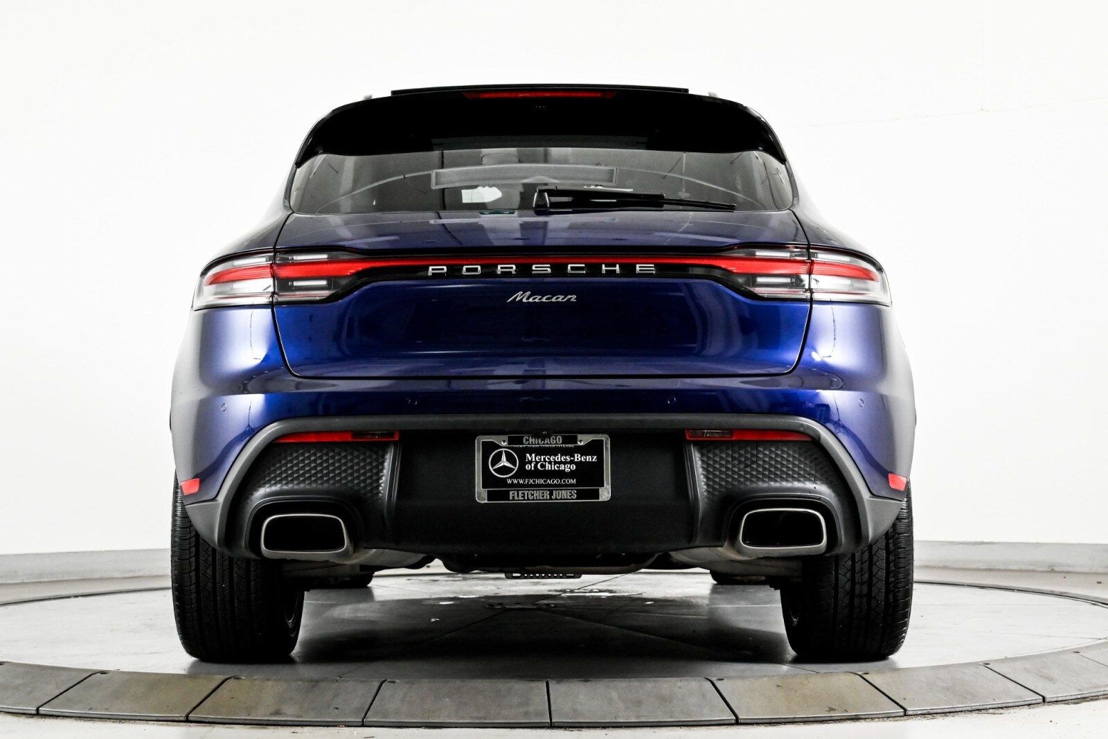 2024 Porsche Macan T photo 3
