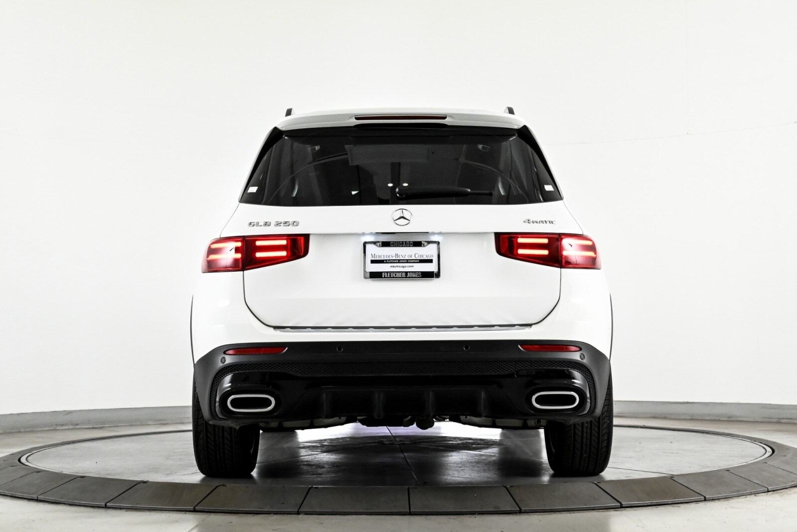 2025 Mercedes Benz GLB 250 4MATIC photo 3