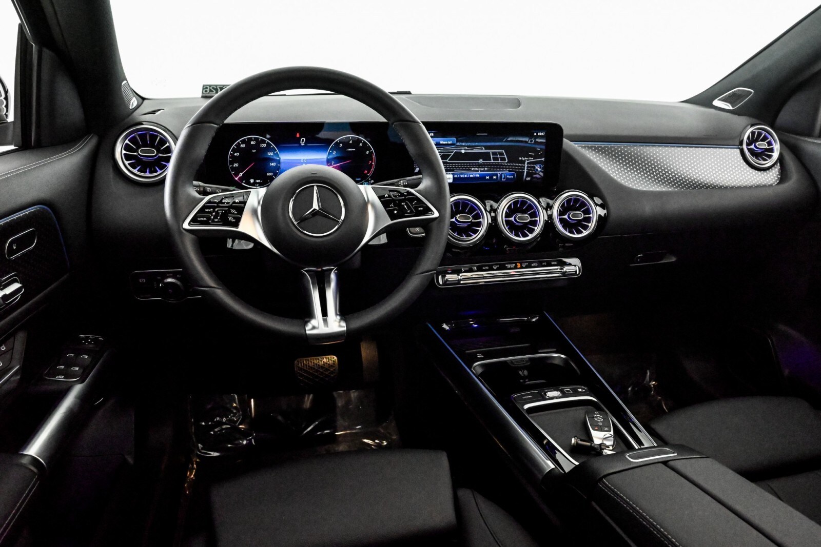 2025 Mercedes Benz GLA 250 4MATIC photo 4