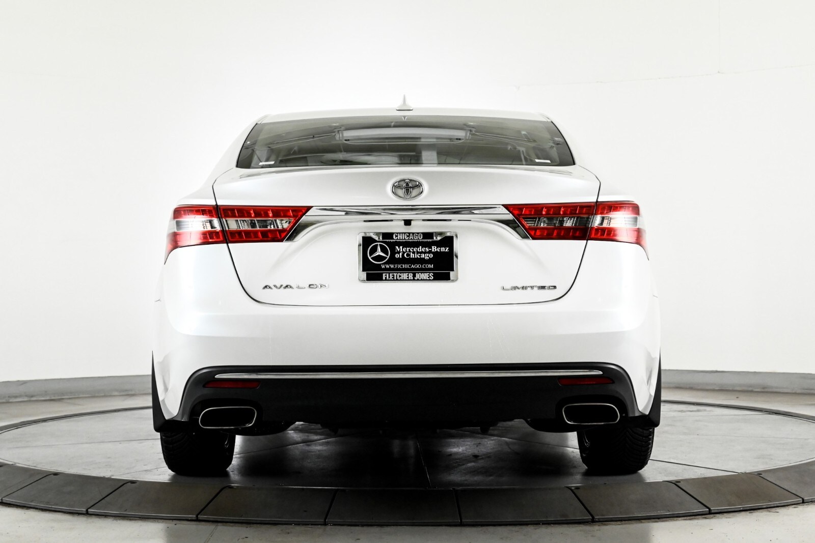 2018 Toyota Avalon Limited photo 3