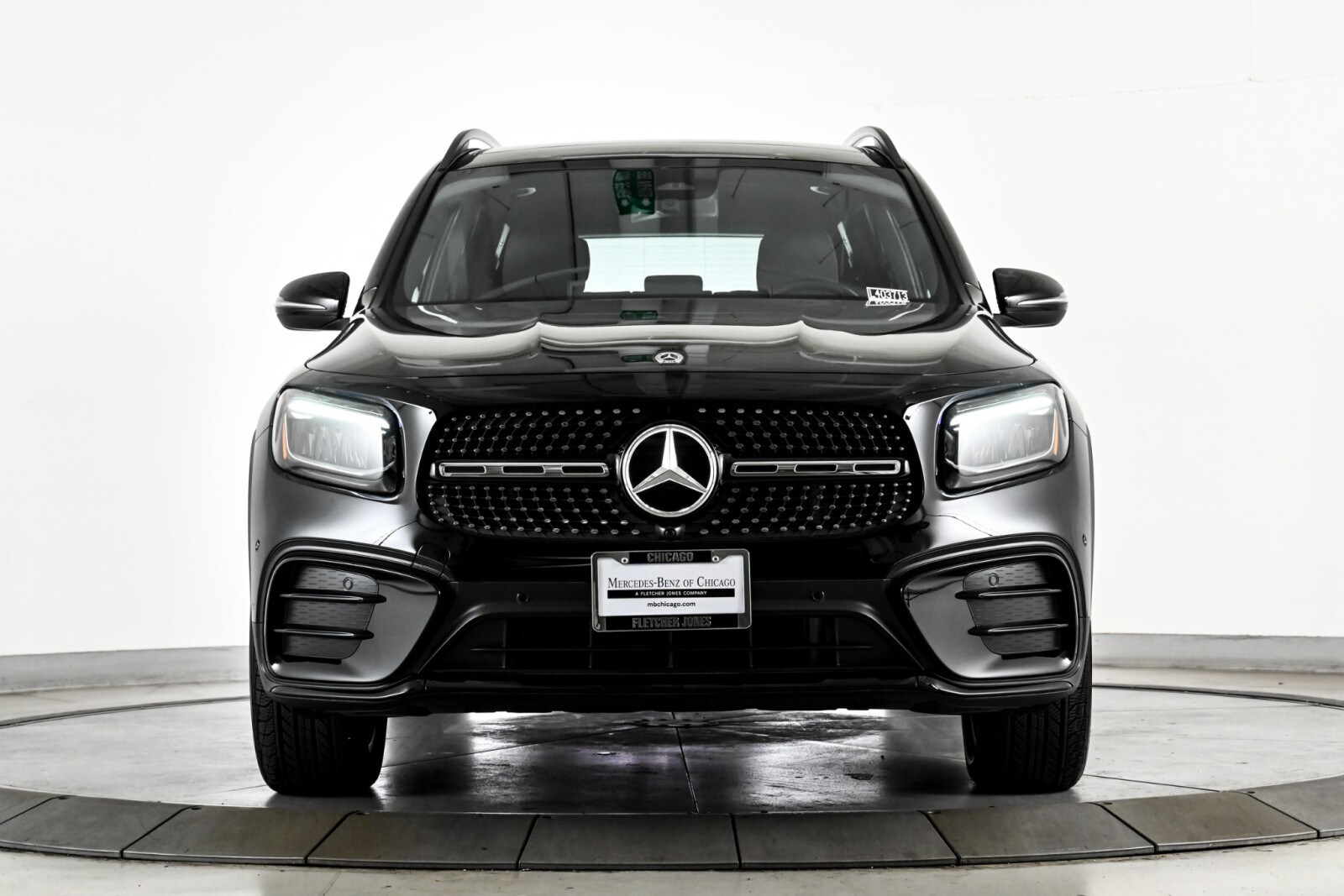 2025 Mercedes Benz GLB 250 4MATIC photo 2