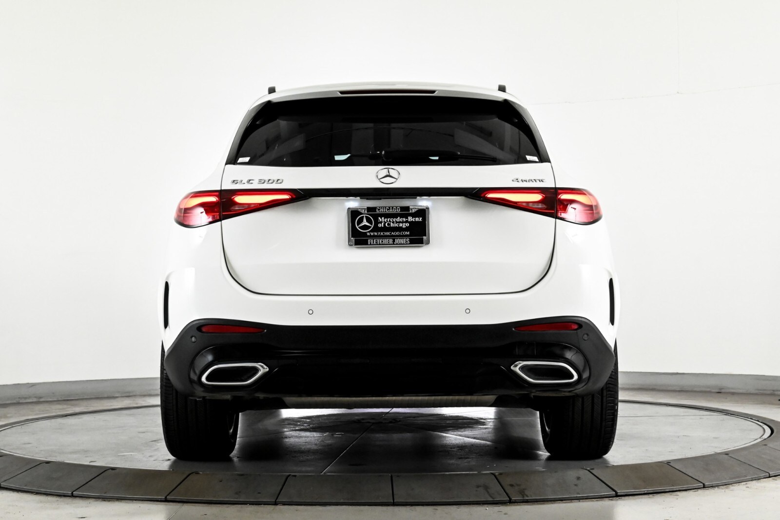 2024 Mercedes Benz GLC 300 4MATIC photo 2