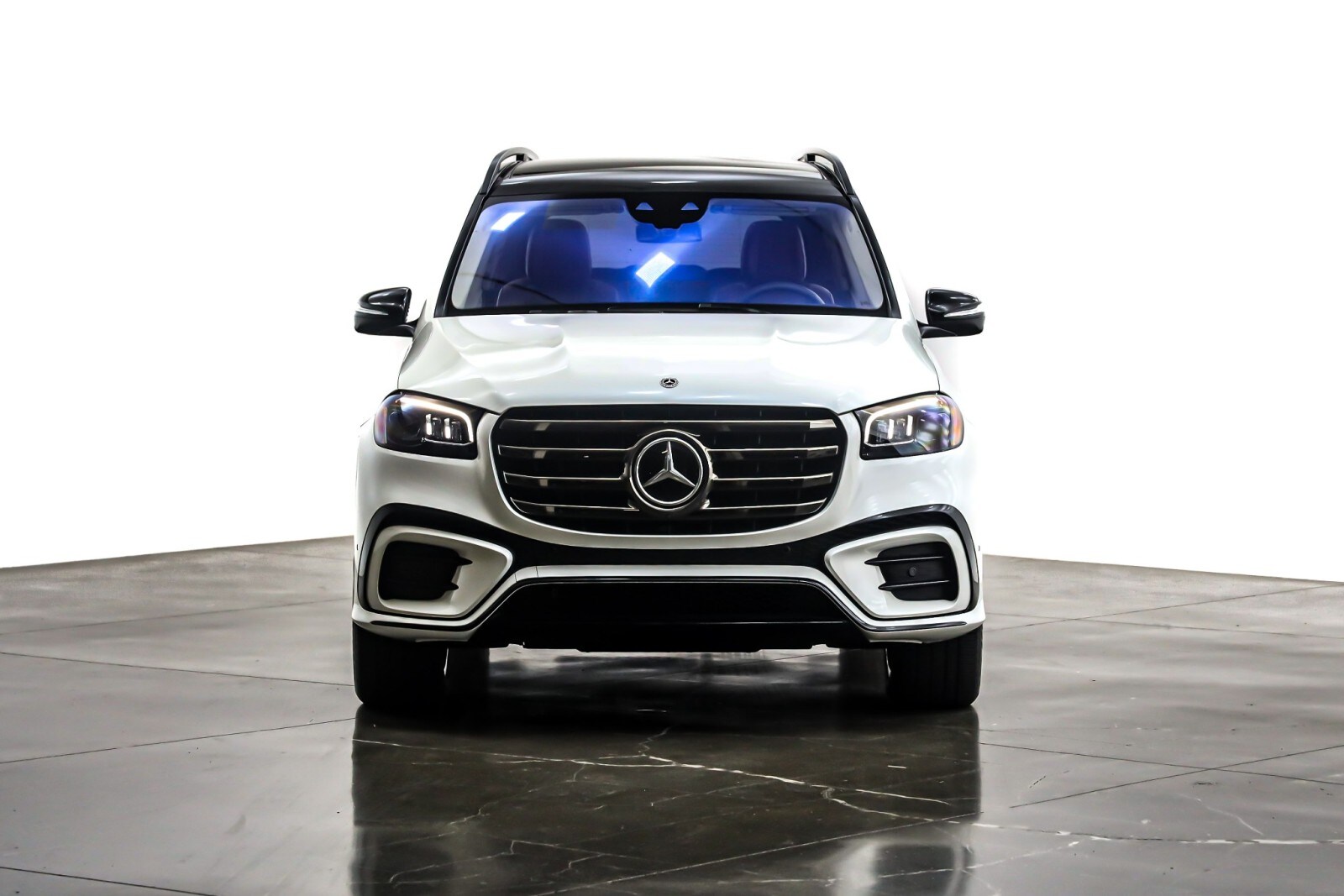 2024 Mercedes Benz GLS 450 4MATIC photo 2