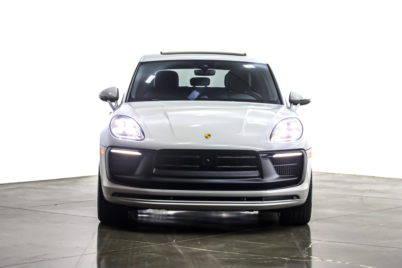 2024 Porsche Macan GTS photo 2