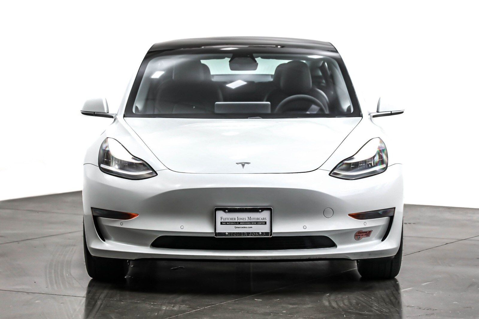 2020 Tesla Model 3 Standard Range Plus photo 2