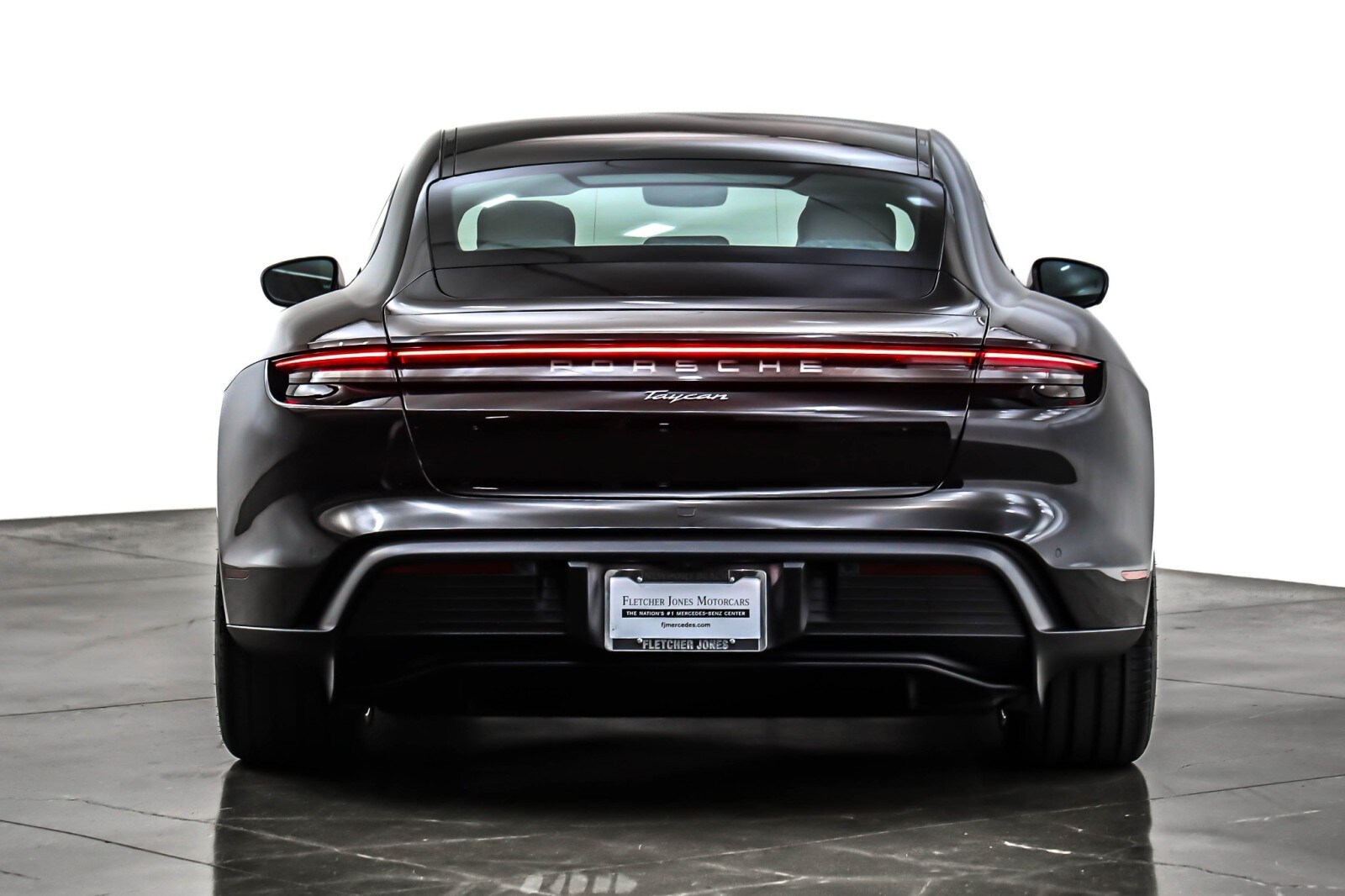 2021 Porsche Taycan photo 3