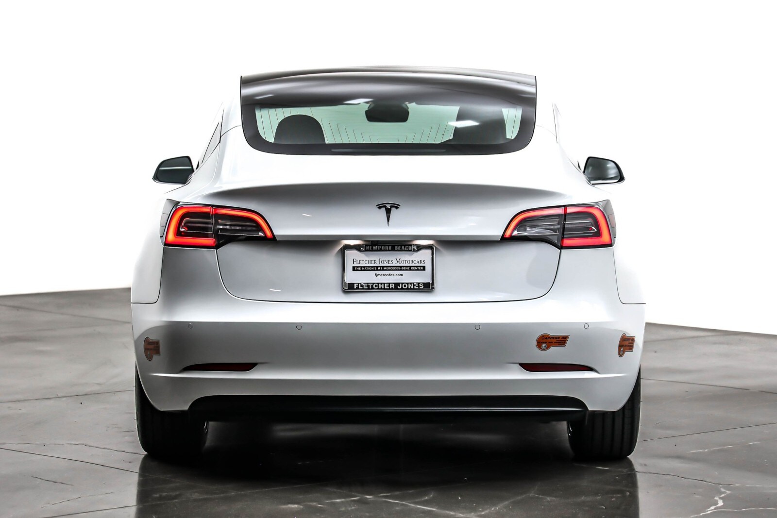 2020 Tesla Model 3 Standard Range Plus photo 3
