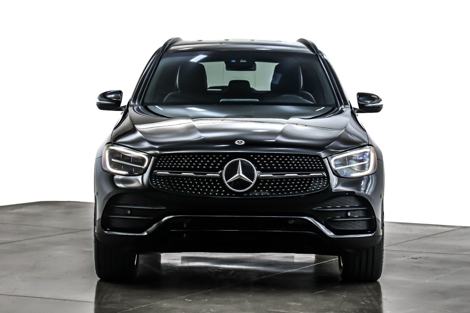 2022 Mercedes Benz GLC 300 photo 2